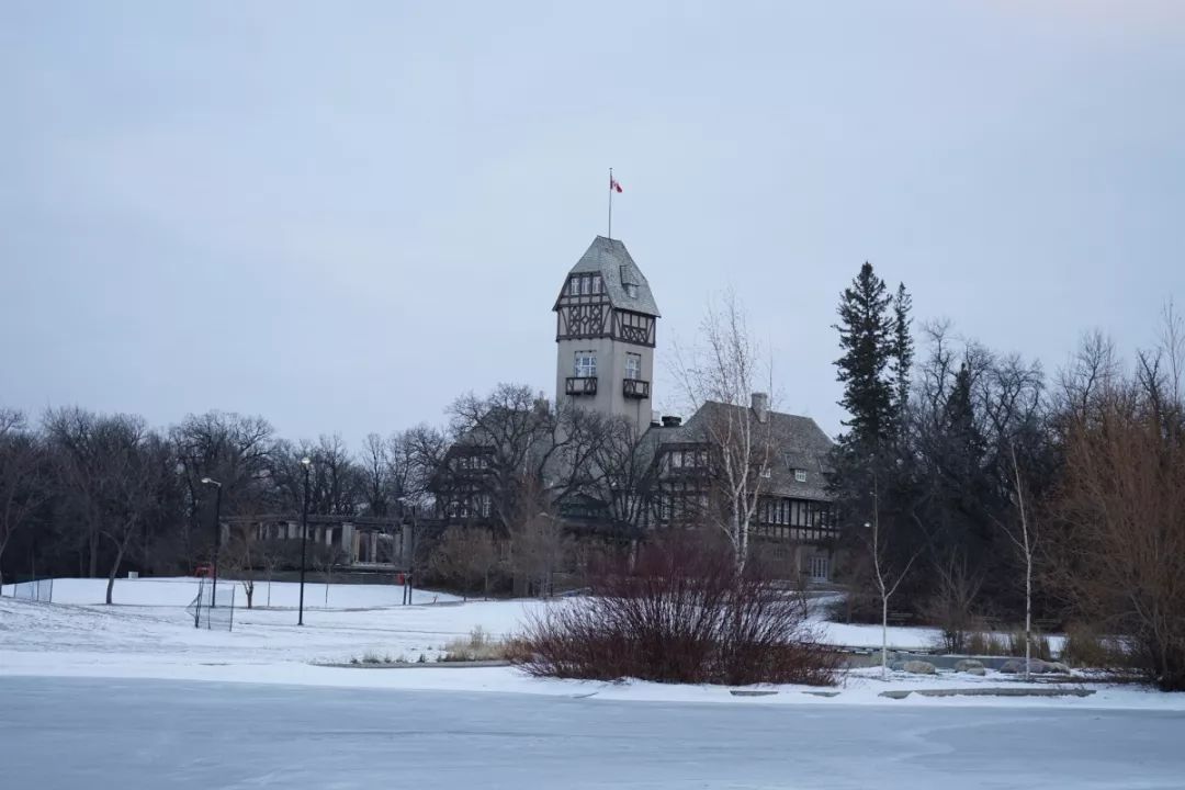 温尼伯大学_温尼伯时间_温尼伯